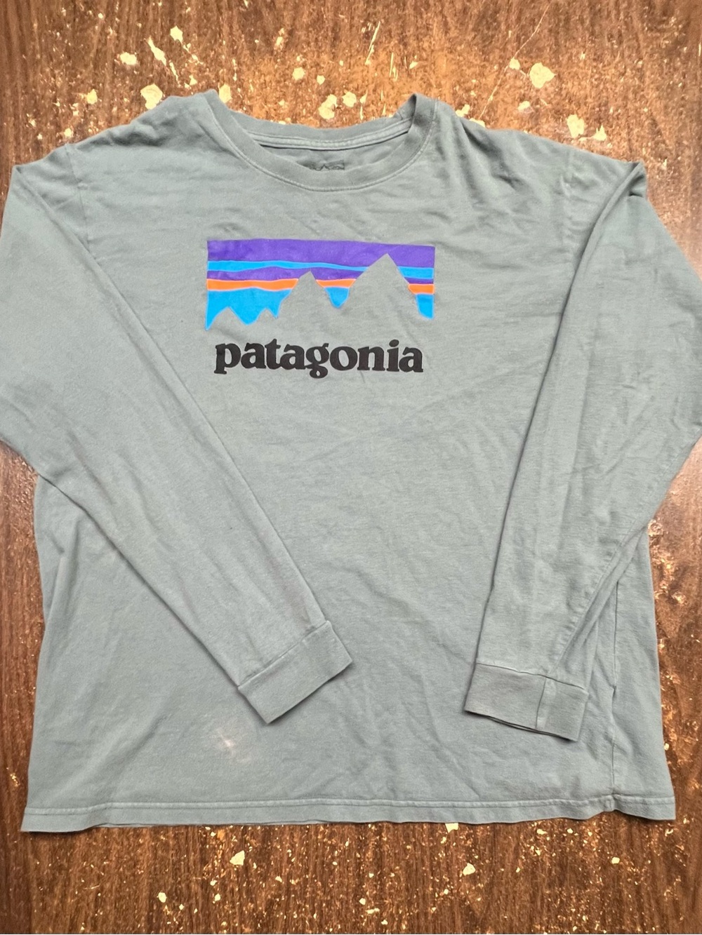 Patagonia Shop Sticker Long Sleeve Graphic T-Shirt Men’s Large Organic Cotton